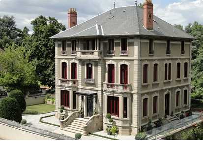 Elevated exterior view of La Villa from the right